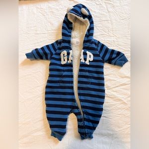 Gap 0-3 month fleece suit